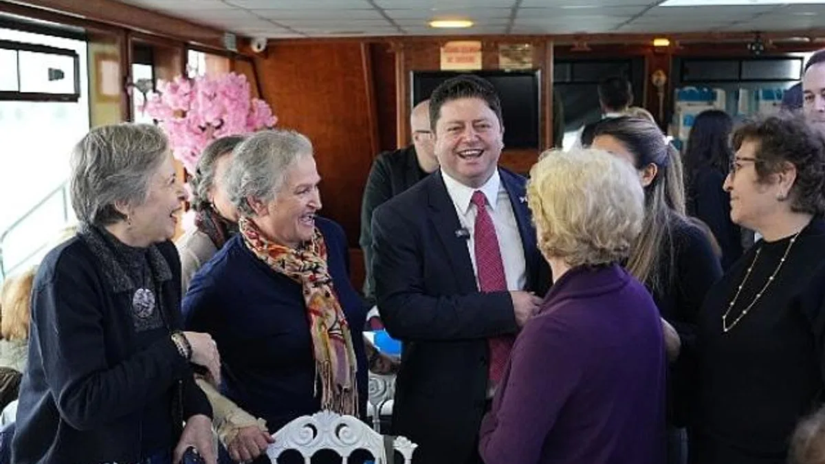 Kadıköy Huzur Vapuru, ilk seferini yaptı