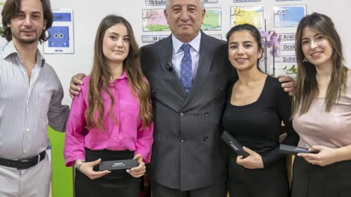 İzmir Güzelbahçe’den öğretmenlere isme özel kalem