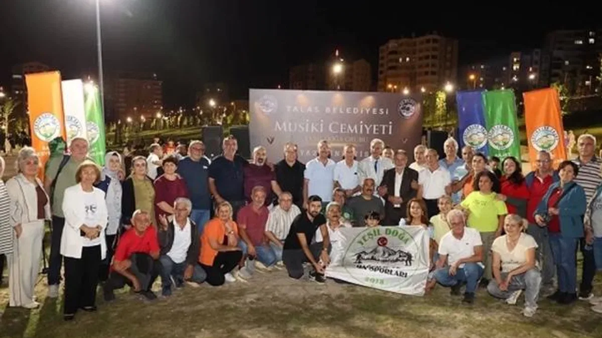 Kayseri Talas Millet Bahçesi’nde keyifli akşam