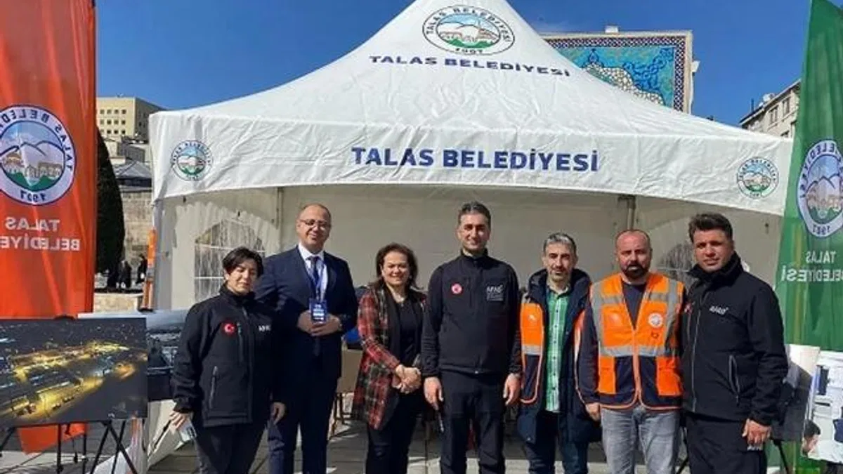 Kayseri Talas deprem stantı açtı