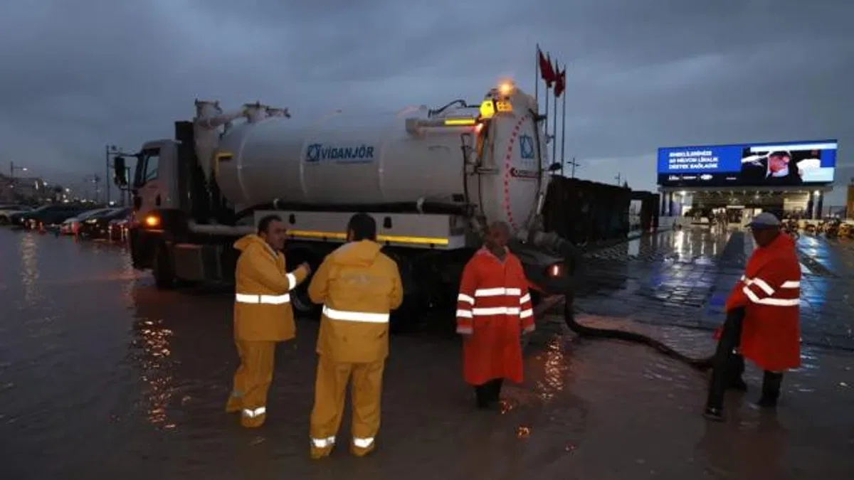 İzmir’de deniz seviyesi hareketliliğine anlık müdahale