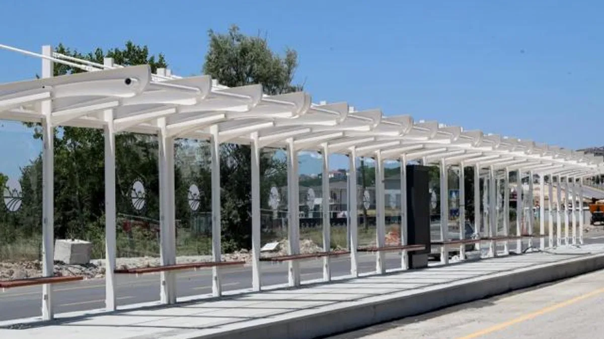 Sakarya’da 13 istasyonlu metrobüs hattına akıllı dokunuş