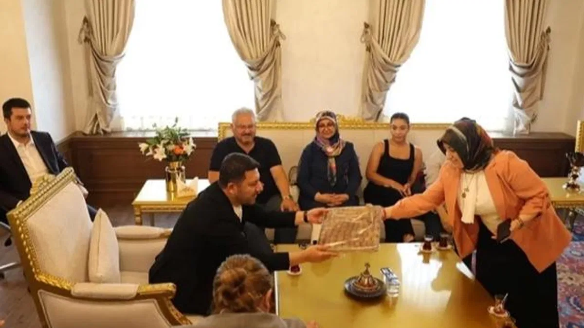 Rasim Arı Nevşehirlileri dinledi