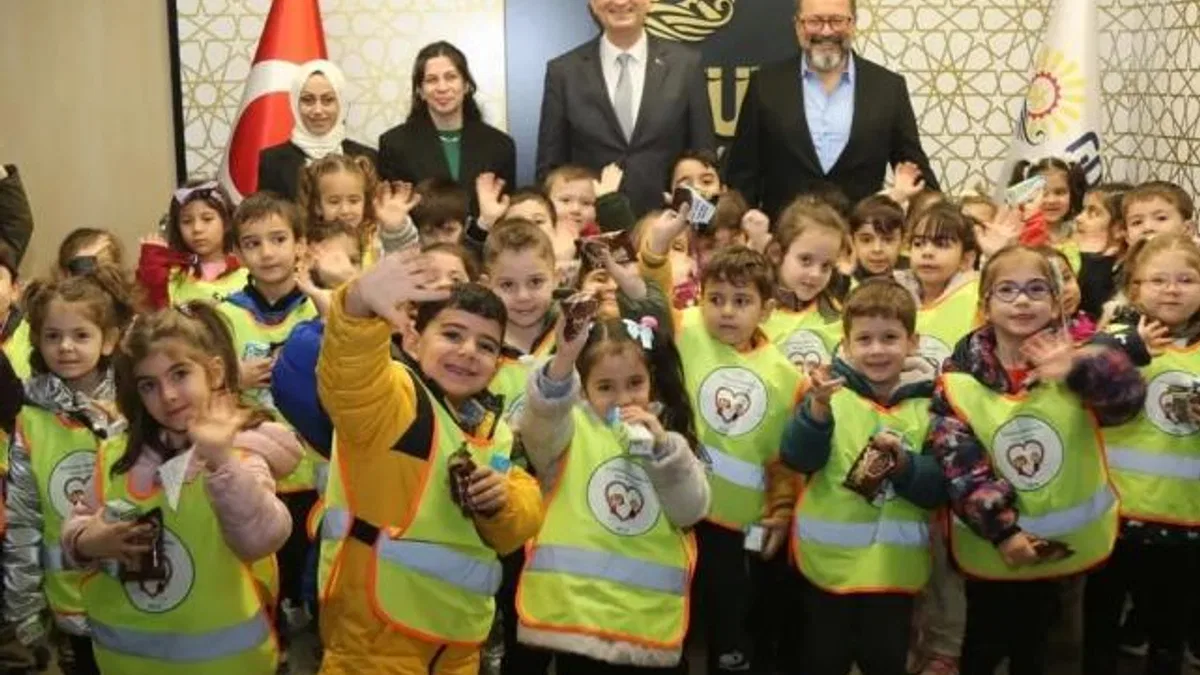 Gölcüklü miniklerden Başkan Yıldırım’a ‘insan hakları’ ziyareti