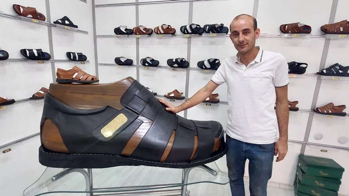 Konya’da üretilen dev sandalet büyük beğeni topladı!