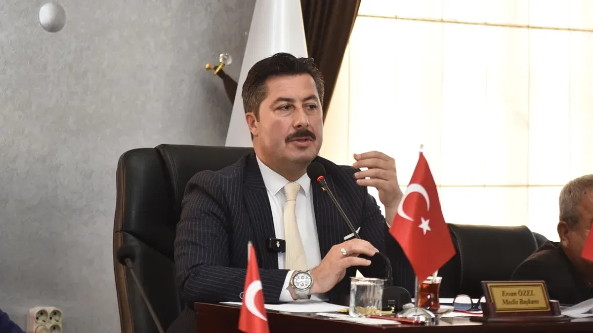 Başkan Özel: Hasta nakil ambulansı için biriken parayı açıkladı