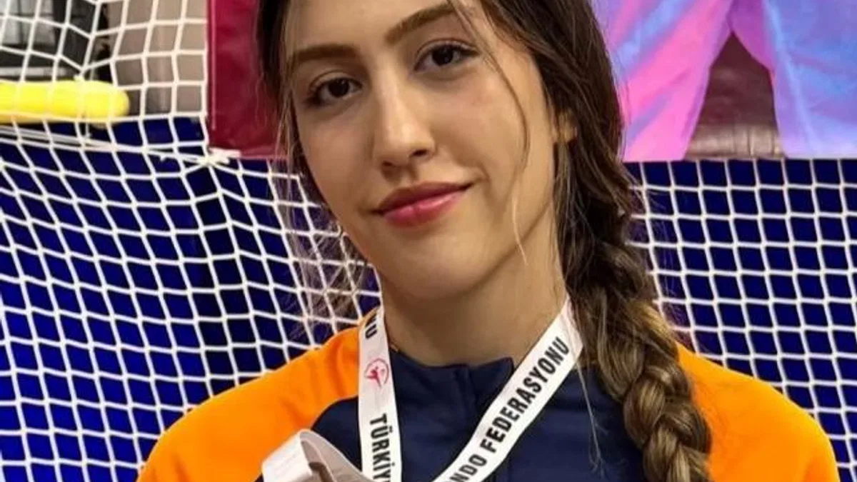 Bursa’da Osmangazili taekwondocudan bronz madalya