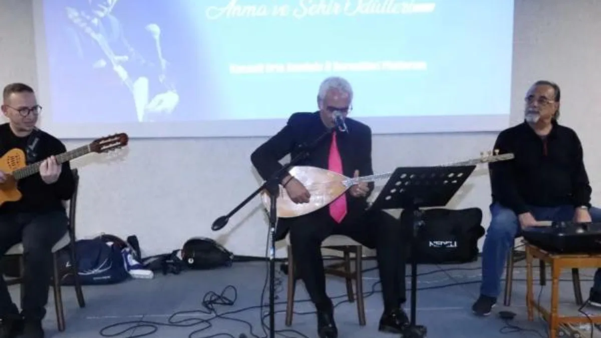 Kocaeli büyük ozan Ertaş’ı unutmadı