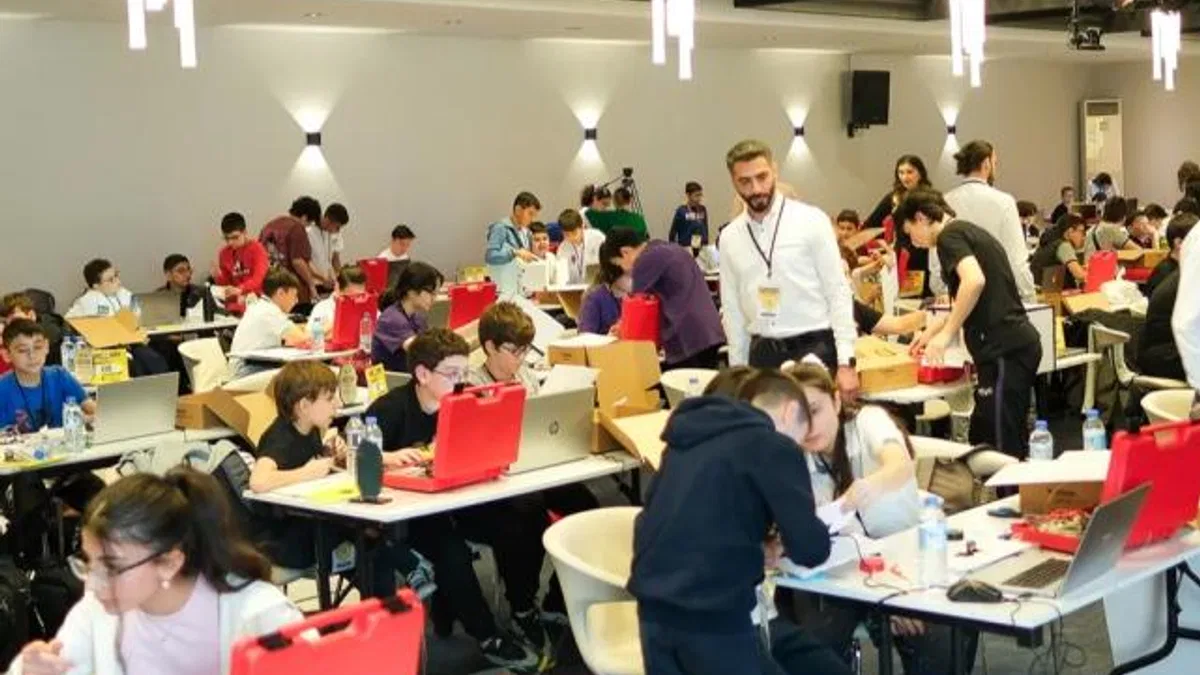 Genç mucitler sahneye çıktı