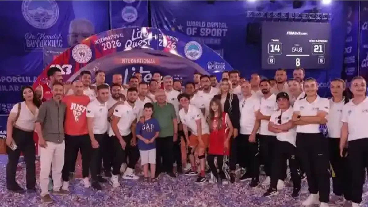 Memduh Büyükkılıç’tan FIBA 3×3 Lite Quest şampiyonuna kupa