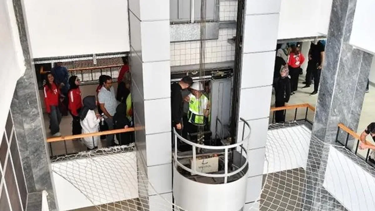 Kayseri Büyükşehir’den asansörden kişi kurtarma eğitimi
