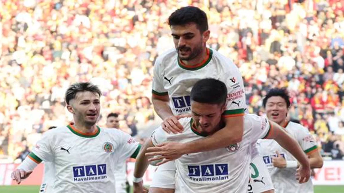 Göztepe 0-1 Corendon Alanyaspor (Maç Sonucu) Göztepe’ye Alanya Şoku!