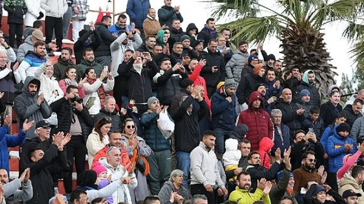 Dikili Belediyespor şampiyonluğunu ilan etti