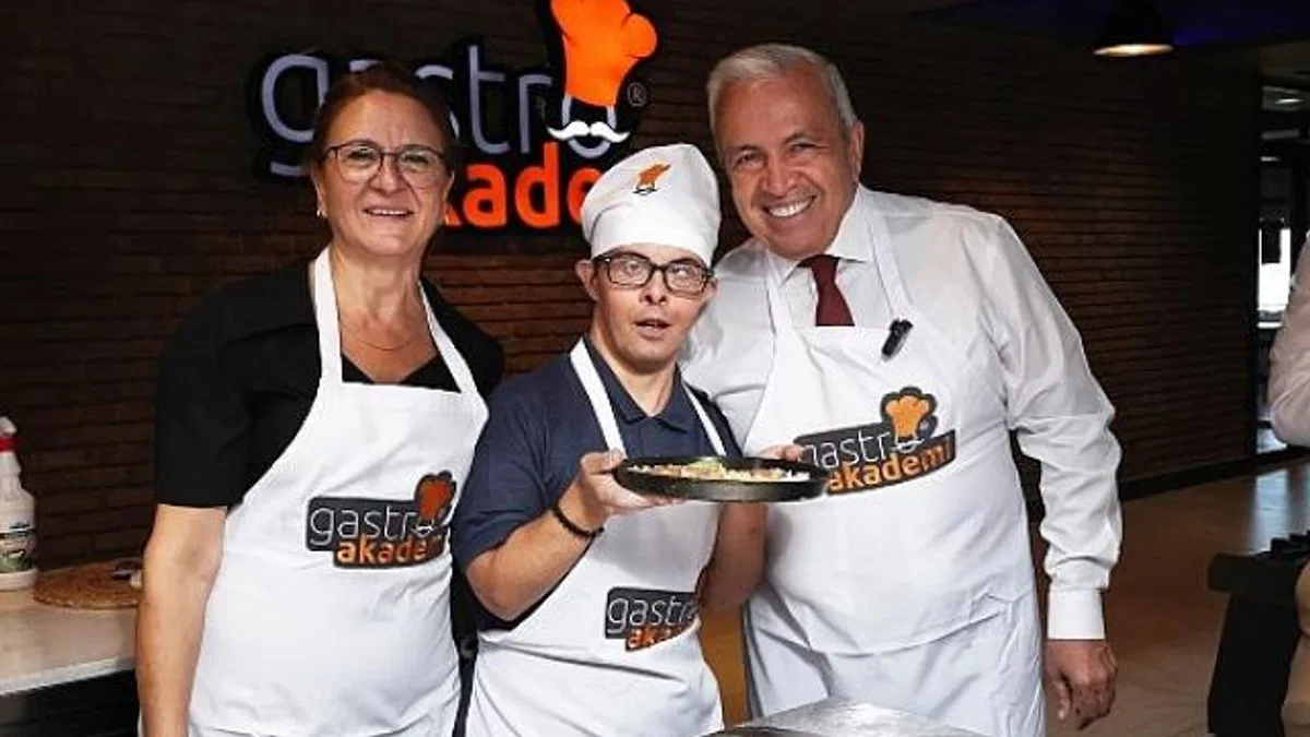 Başkan Şadi Özdemir özel çocuklarla pizza yaptı