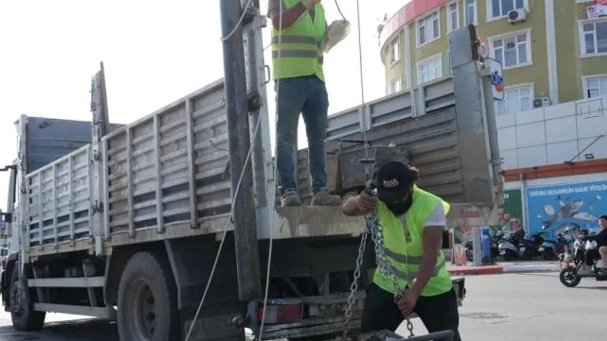Antalya’da yağmur suyu hatları temizleniyor