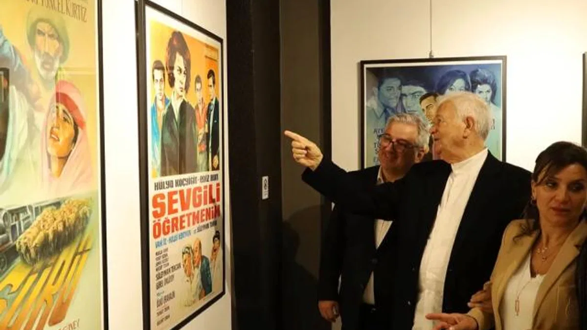 Sakarya’da 40 film afişi eseri, sergide görücüye çıktı