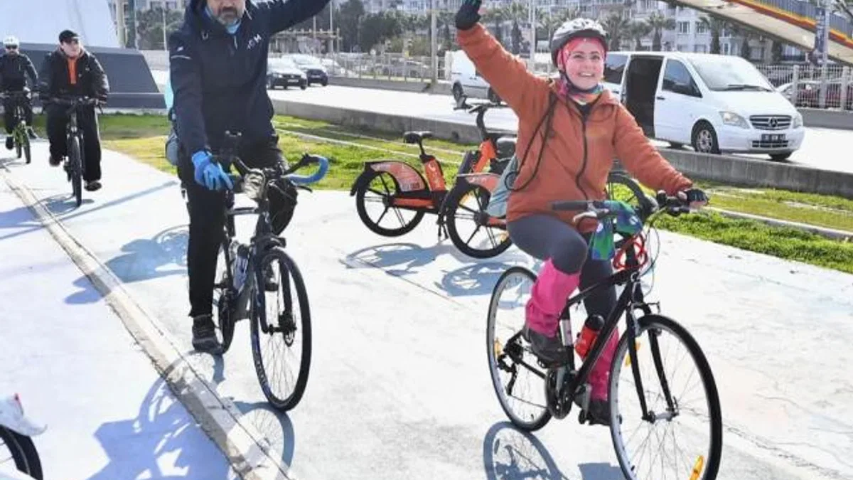 İzmirli bisikletliler hafta sonu pedalladı!