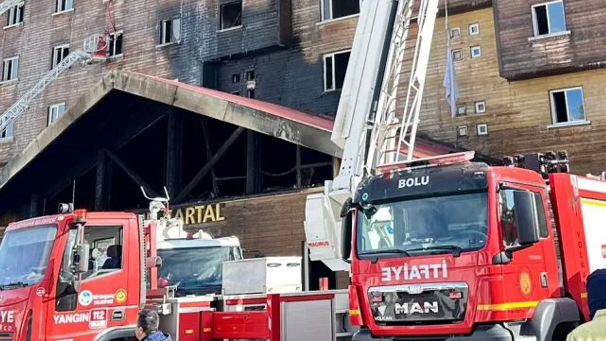 Sakarya itfaiyesi Kartalkaya’da yangına desteğe katıldı