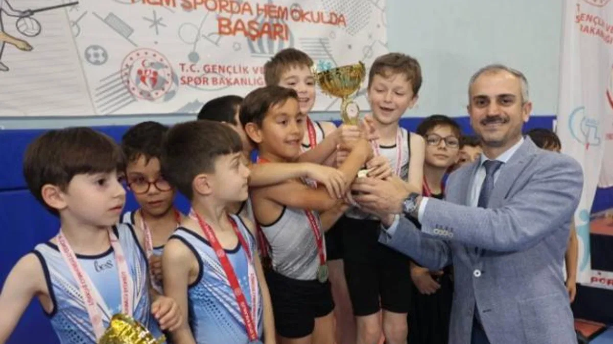 Çayırova’nın minik jimnastikçiler başarı kürsüsünde