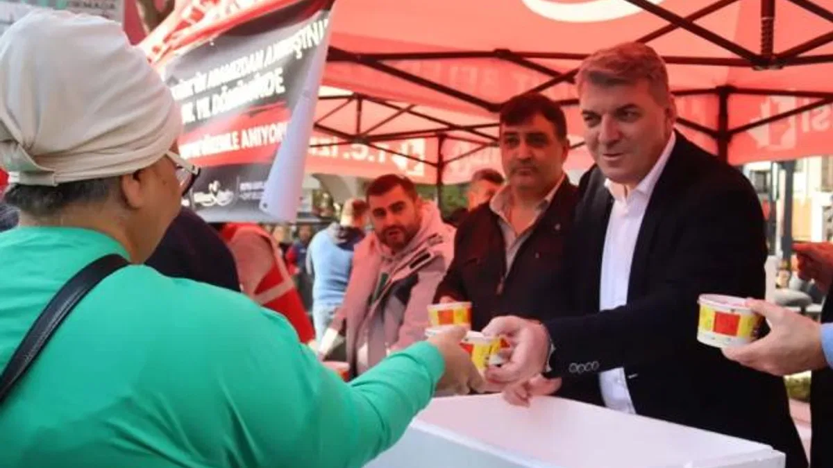 İzmit’te Ata’nın sevdiği yemekler ikram edildi