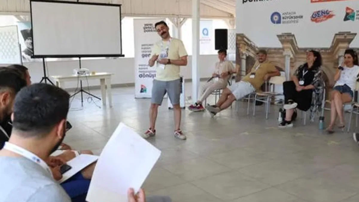 Antalya’da belediyeler arası gençlik buluşması