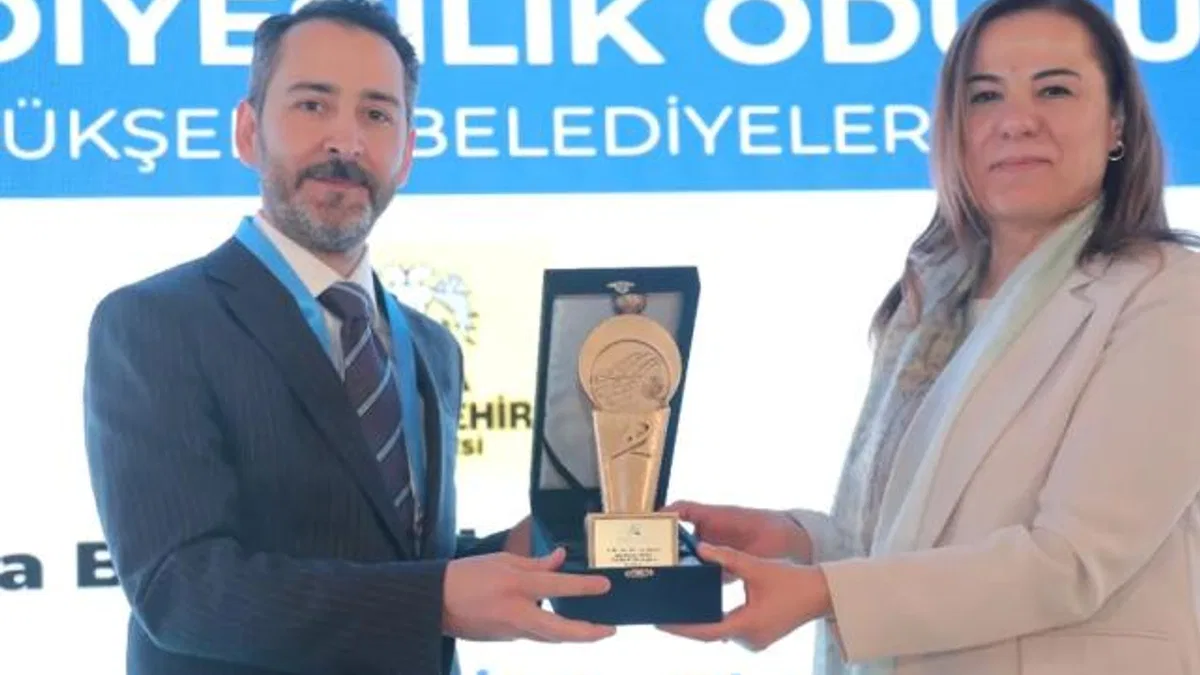 Konya’nın ‘Ulaşımda Dijital İkizi Platformu’na belediyecilik ödülü