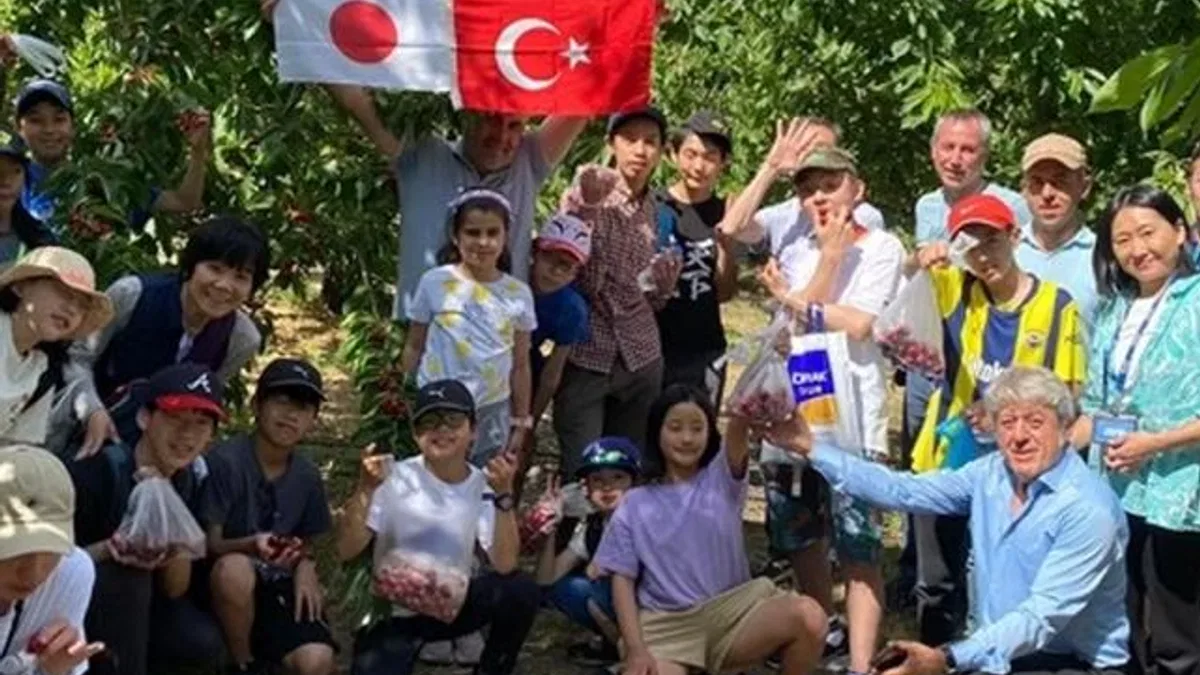 Denizli Büyükşehir’in kültür köprüsü kirazla kuruldu