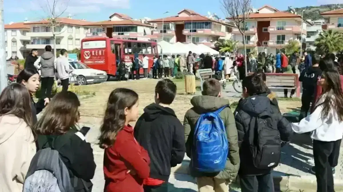 Efes Selçuk’ta öğrenci otobüsleri sezonu kapattı