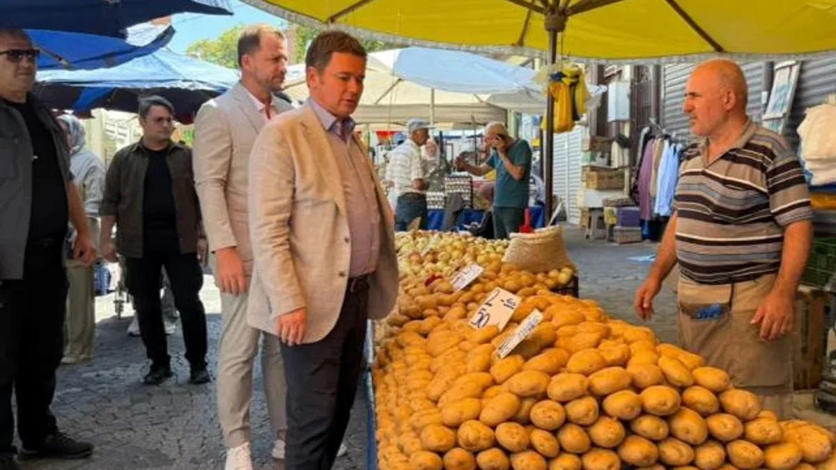 Başkan Aydın, Muradiye Pazarı’nda esnaf ve vatandaşla buluştu