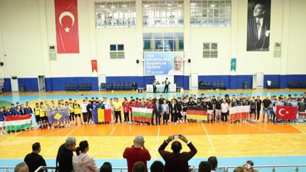Kardeş kent takımları Nilüfer’de buluştu