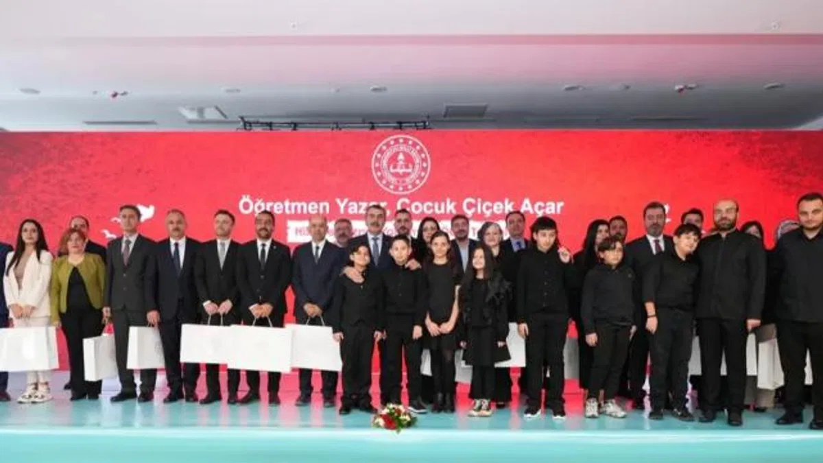 ‘Öğretmen yazar, çocuk çiçer açar’ hikayeleri ödüllendirildi