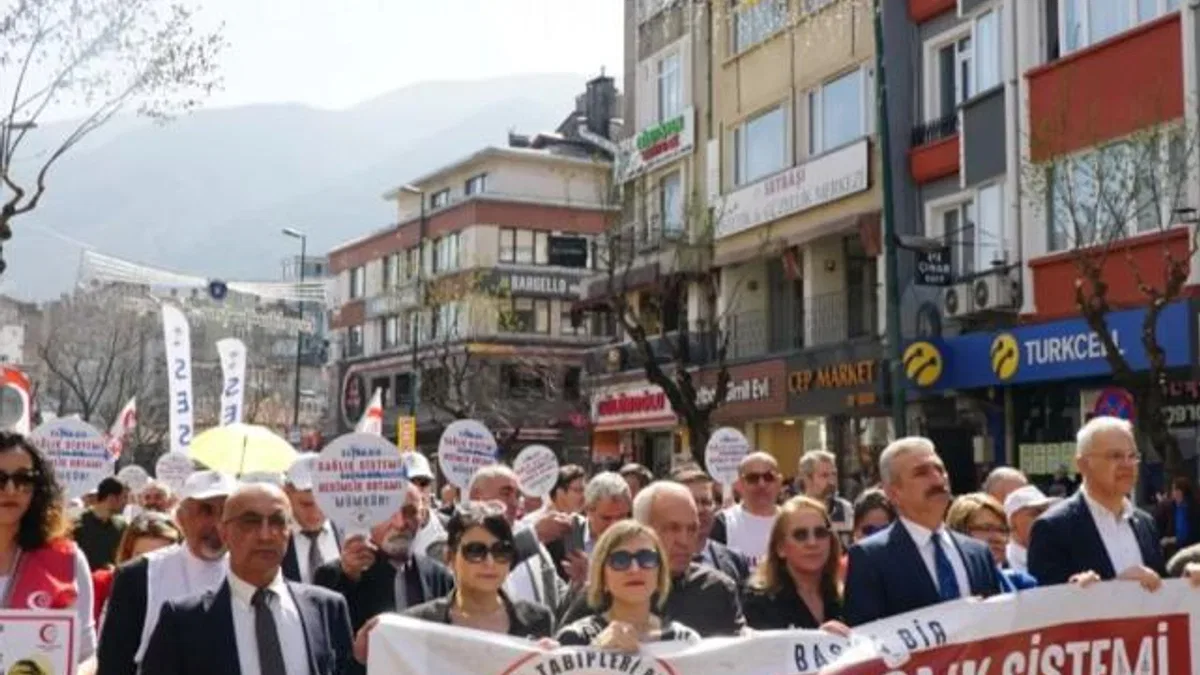 Bursa’da 14 Mart yürüyüşü gerçekleştirildi