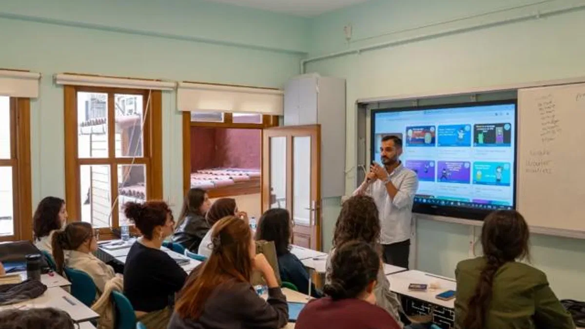İBB Gençlik Ofisleri’nde yılın ilk eğitimleri sürüyor