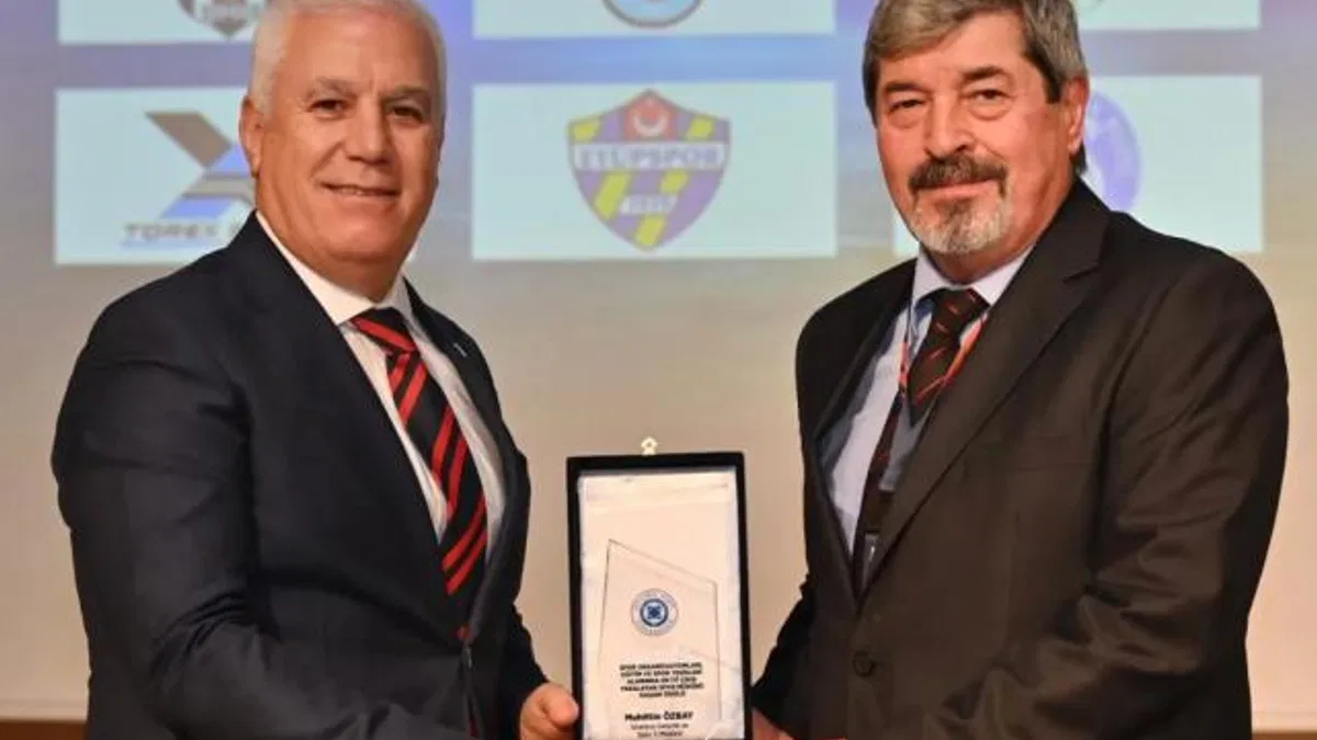 Başkan Bozbey’e ‘Spora katkı sağlayan başkan’ ödülü