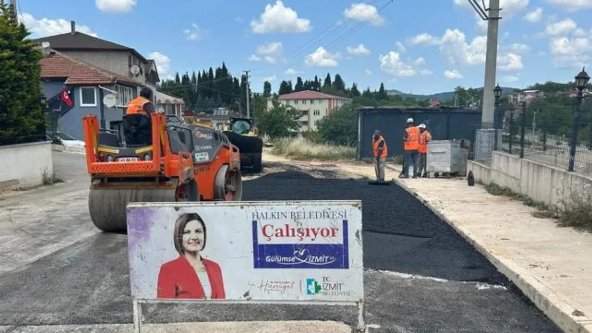 Kocaeli İzmit’te asfalt atağı