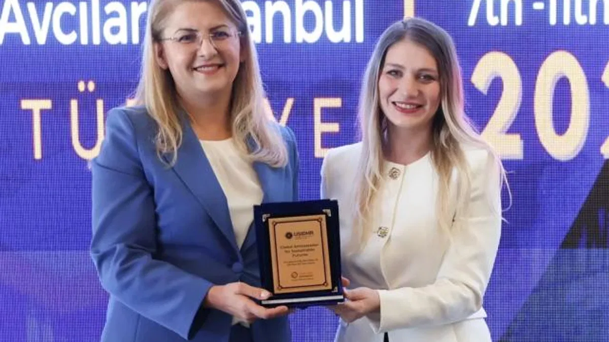 Başkan Ovalıoğlu kadın ve gençlik zirvesinde konuştu