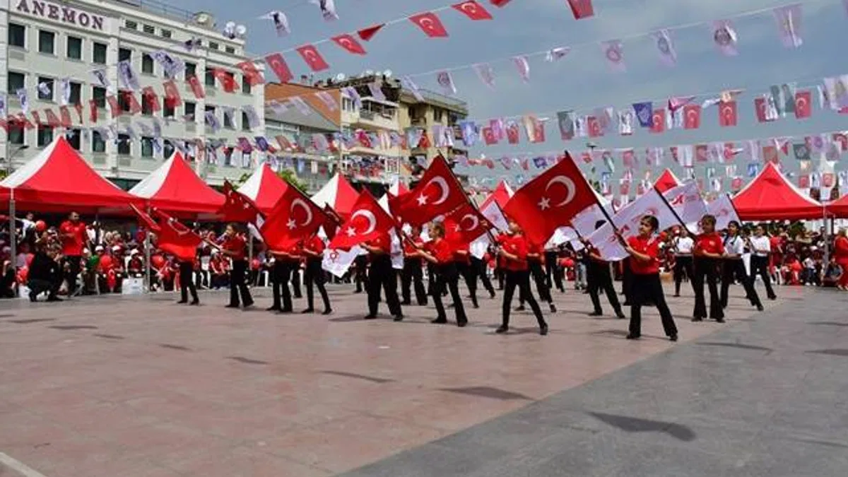 Manisa’da 23 Nisan dolu dolu geçti