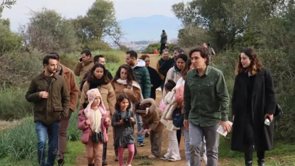 İzmirliler şehrin yeşil alanlarıyla kucaklaşıyor