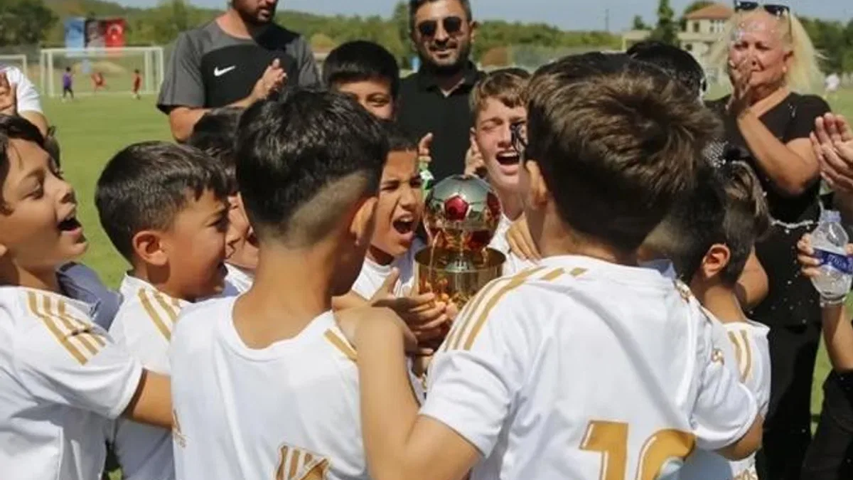International Junior Cup futbol festivali yaşattı