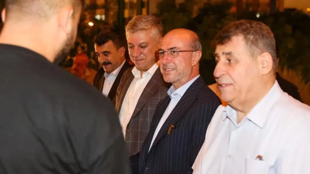 Başkan Pekyatırmacı, kandil gecesinde vatandaşlarla bir araya geldi