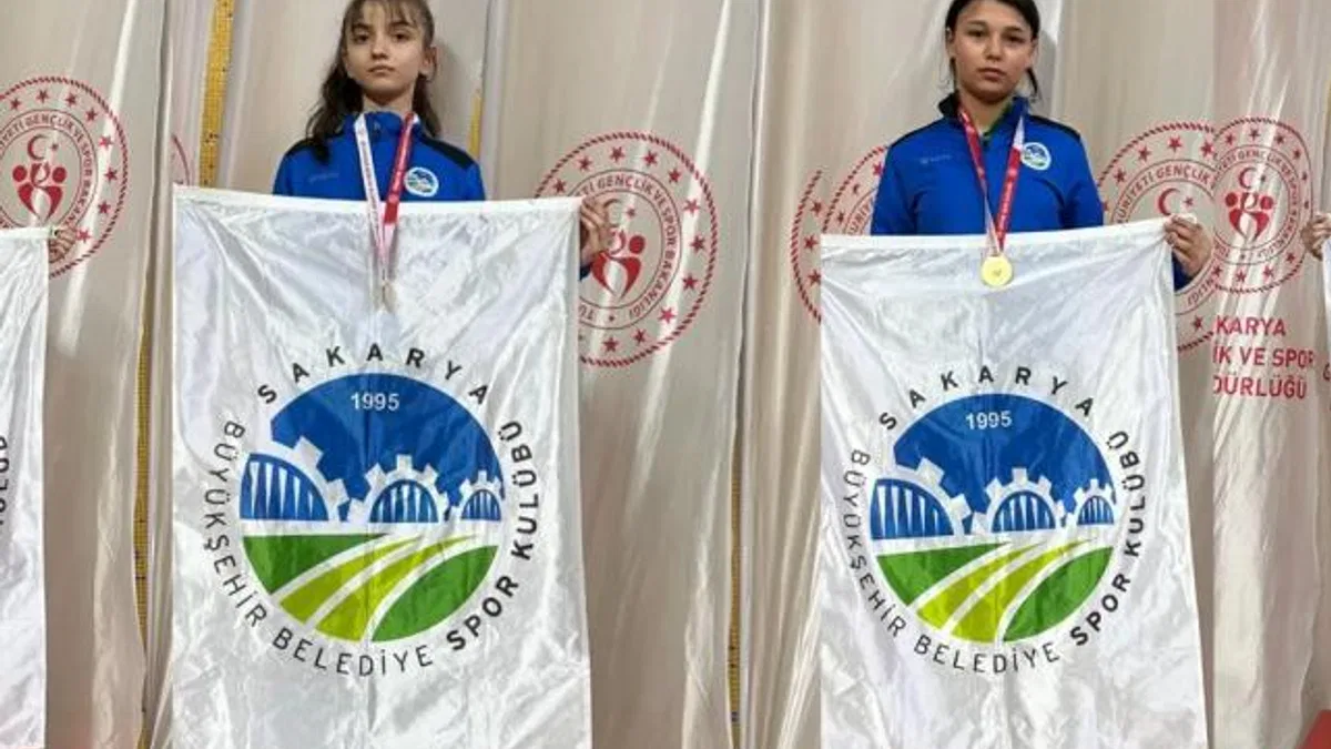 Sakarya’nın yıldızları Kütahya’daki turnuvaya şampiyonlukla damga vurdu