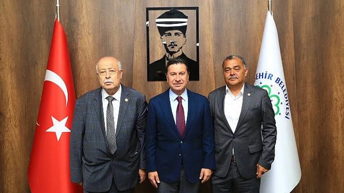 Başkan Aras’tan Muhtarları Birleştiren Hamle