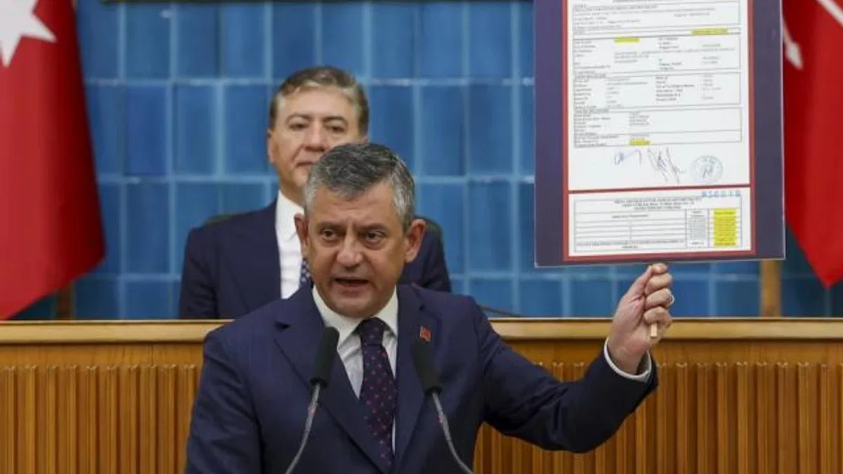 Özgür Özel’den sert eleştiriler… Erken seçim çağrısını yineledi