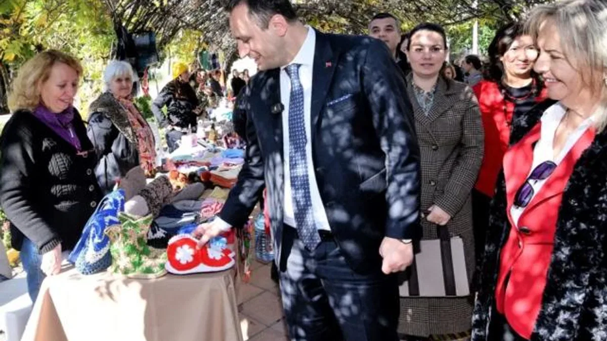 İzmir Bornova’da yılbaşı ruhu el emeği ürünlerle canlanıyor
