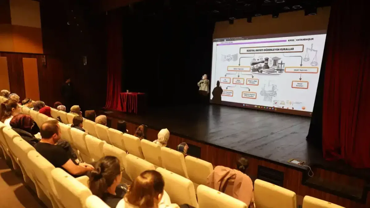 Sakaryada binlerce ön lisans adayı KPSS öncesi bilgilerini tazeledi