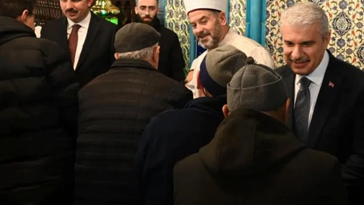 Konya’da Vali Akın ve Başkan Altay kandil bereketine ortak oldu