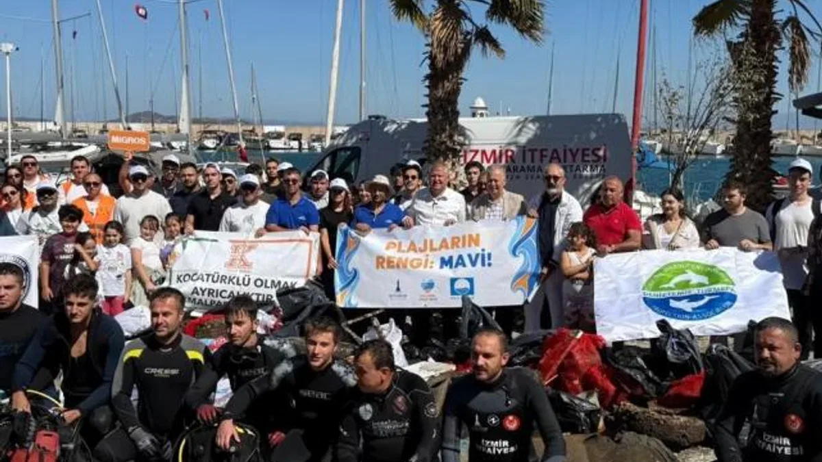 Urla’da kıyı ve deniz temizliği yapıldı.. Araba lastiği bile çıktı!