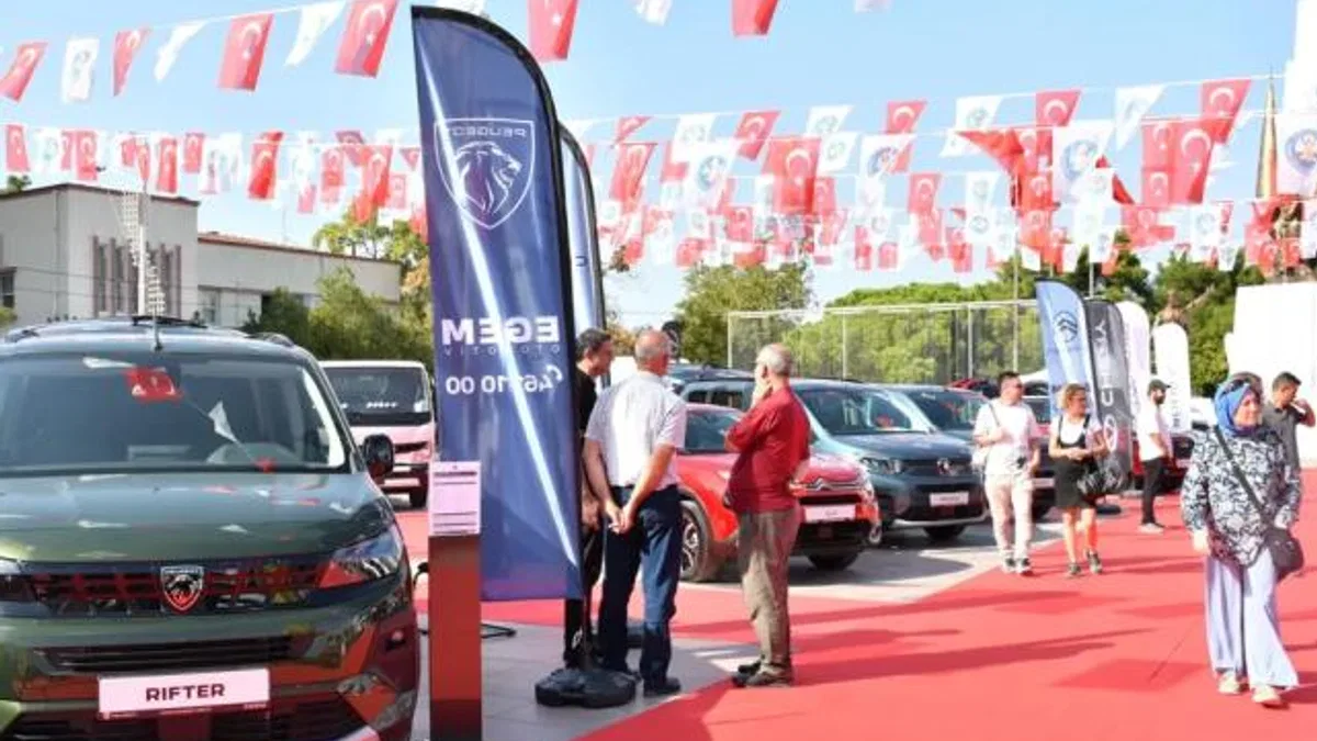 1. Manisa Otoshow Otomobil Fuarı Açıldı