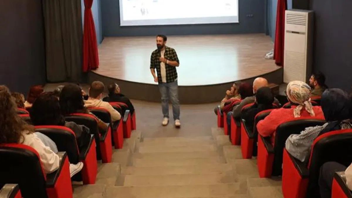 Sakarya Büyükşehir Akademi’den ‘sinema’ dersi