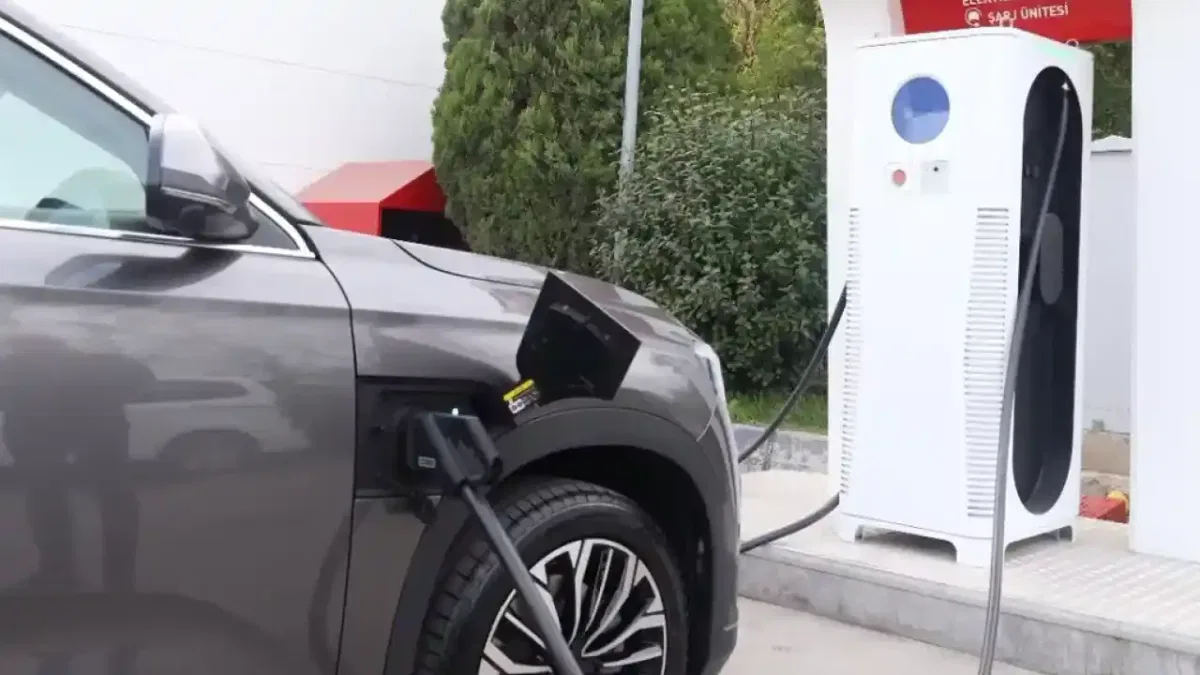 Elektrikli araçların evde şarj edilmesine yasak mı geldi? Açıklama İletişim’den yapıldı